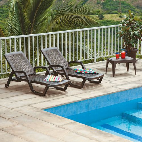 Combo Playero (2 Camas Asoleadoras + 1 Mesa de Centro)