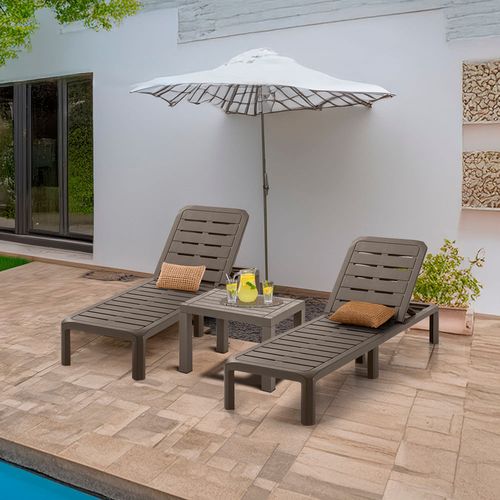 Combo piscina, 2 Camas asoleadoras, 1 Mesa de centro rectangular